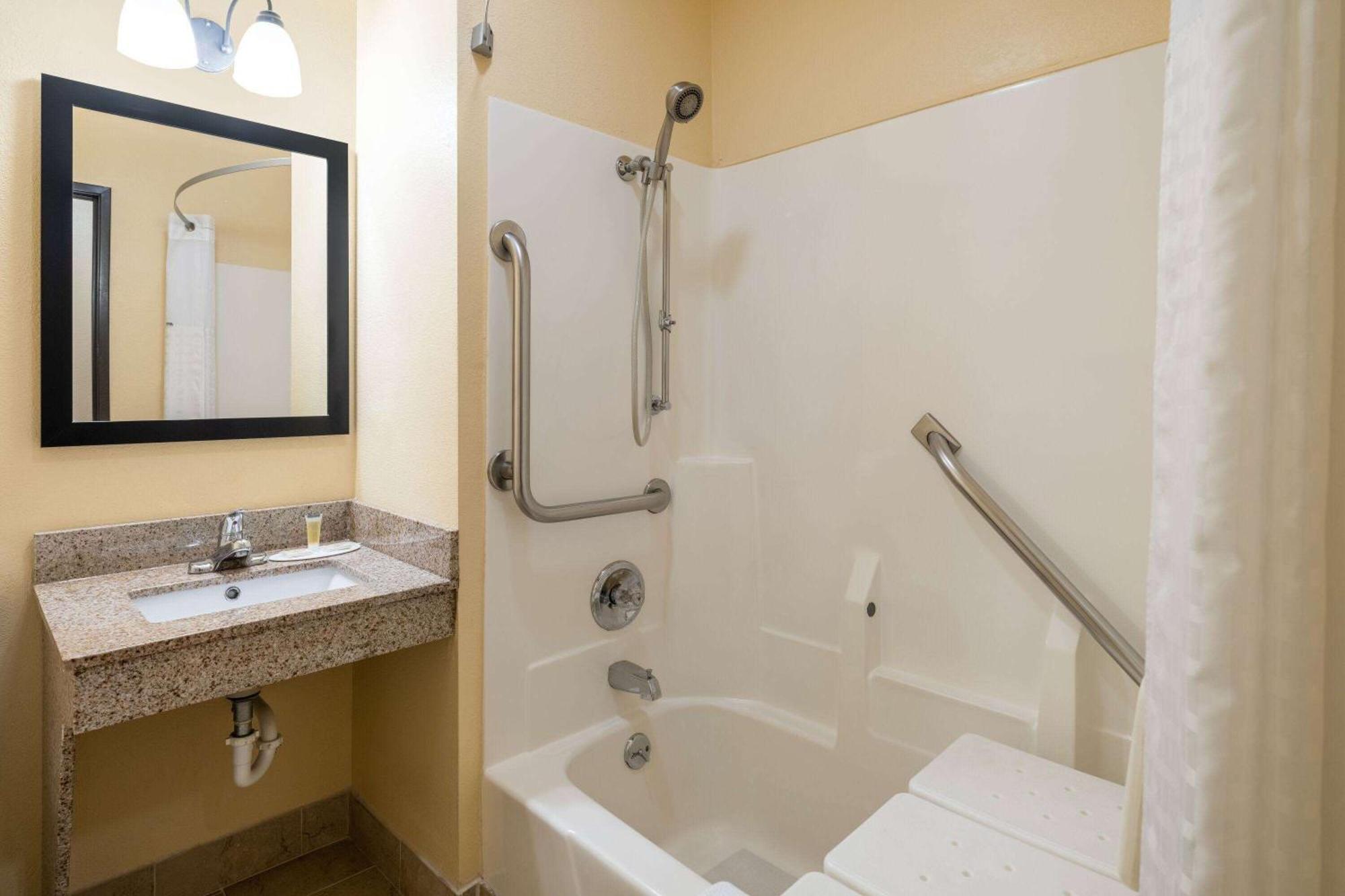 Hotel Super 8 By Wyndham Mattoon Extérieur photo